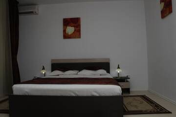 Фото номера Люкс Отель Hotel Royal 2 г. Urziceni 4