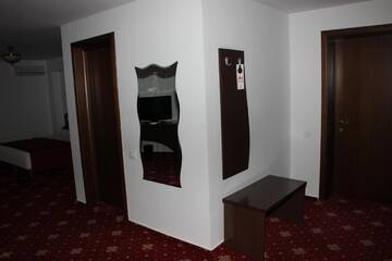 Фото номера Люкс Отель Hotel Royal 2 г. Urziceni 2