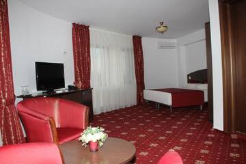 Фото номера Люкс Отель Hotel Royal 2 г. Urziceni 3